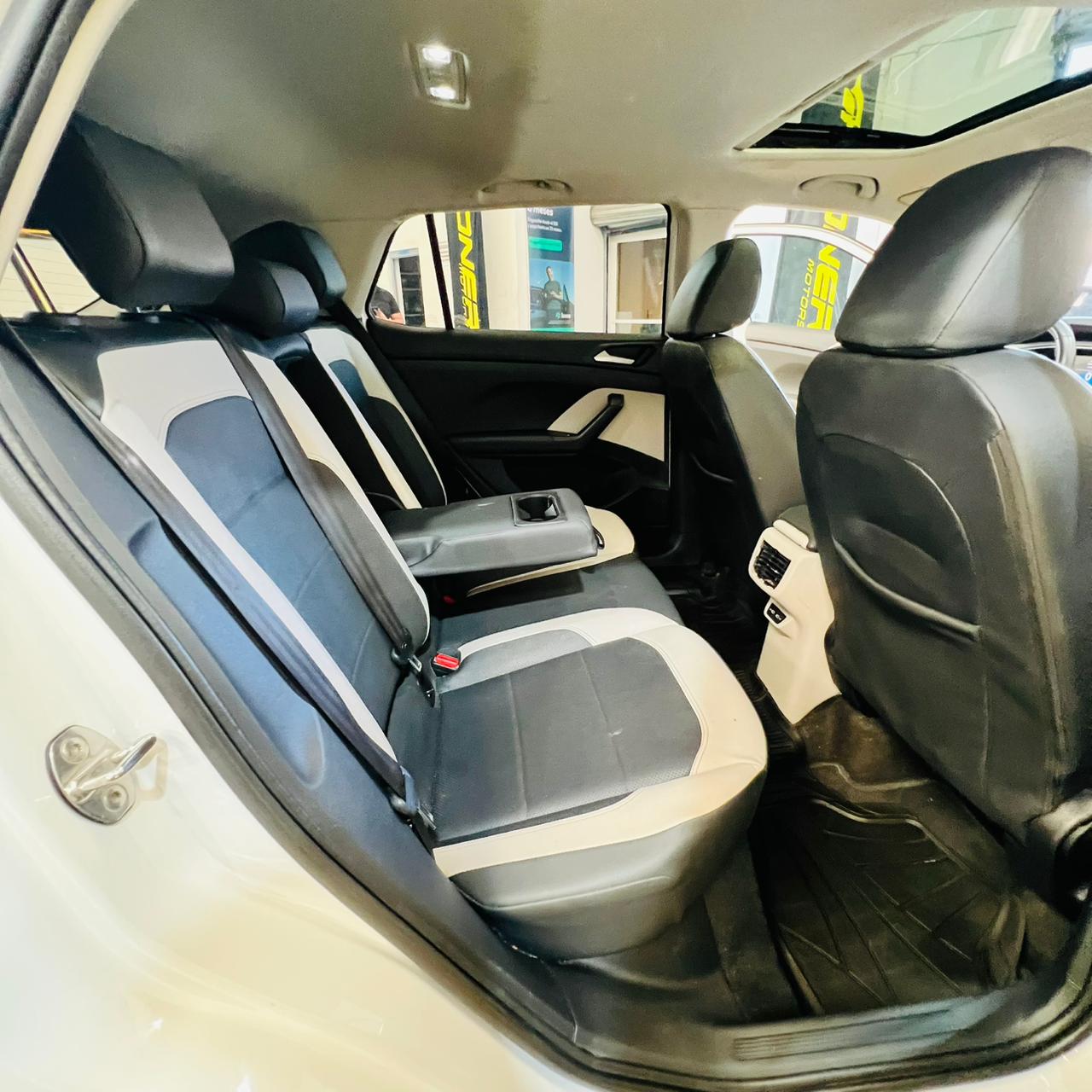 VOLKSWAGEN TAIGUN HIGHLINE 2023 - Image 12